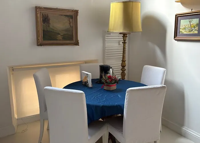 Pantheon Domus Valentino Apartment