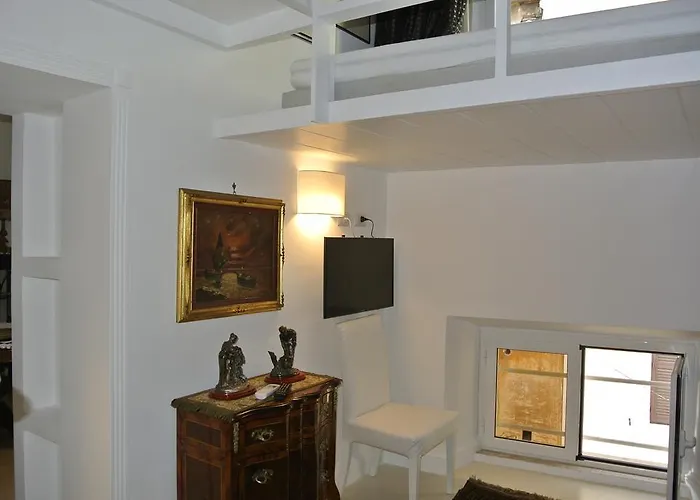 Pantheon Domus Valentino Apartment *