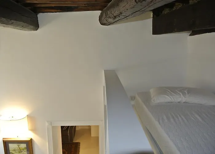 Pantheon Domus Valentino Apartment